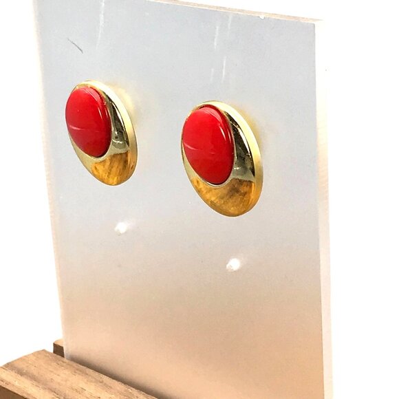 Oh So 80s Retro Mod Earrings, Red and Gold Circle Studs, Abstract Bright Plastic - Picture 2 of 4